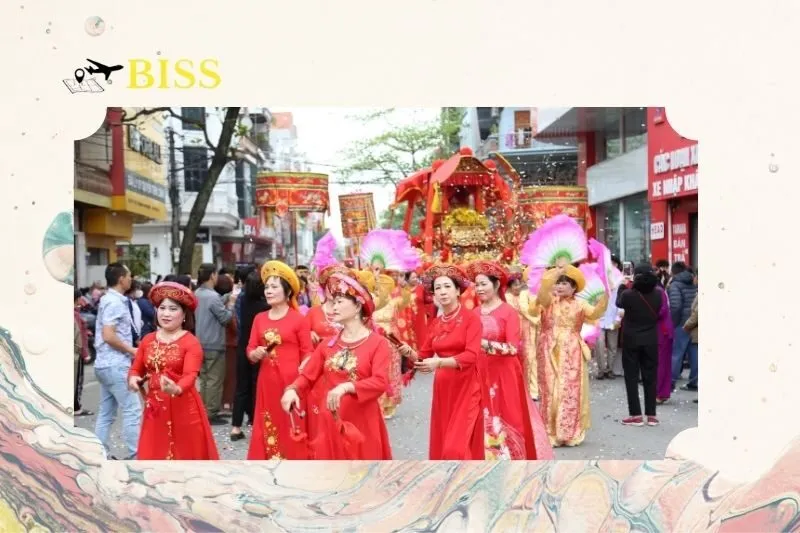 Những Nghi Thức Hầu Đồng và Lễ Hầu Bóng tại Phủ Quảng Cung Nam Định